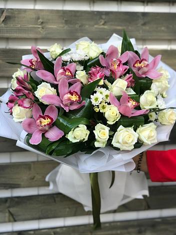 Букет цветов из: Розы и Хризантемы в Яхроме