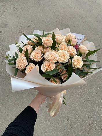 Букет Кремовые розы Латте в Яхроме