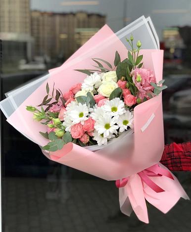 Букет цветов из: Розы, Лизиантусы и Хризантемы в Яхроме
